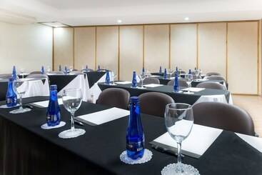 Summit Hotel Monaco
