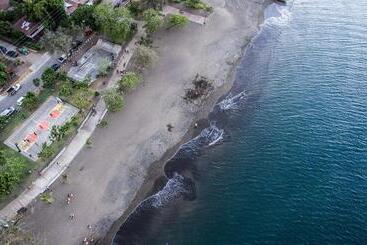 هتل Tropical Gardens Suites And Apartments