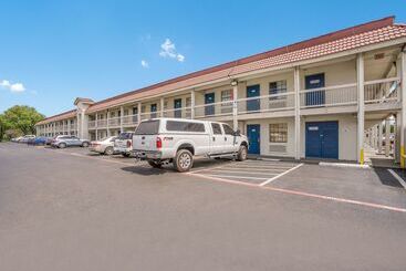 Motel 6dallas, Tx  Market Center
