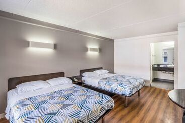Motel 6dallas, Tx  Market Center