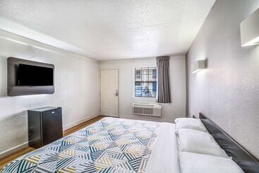 Motel 6dallas, Tx  Market Center