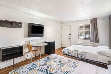 Motel 6dallas, Tx  Market Center