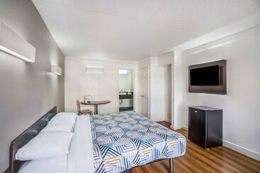 Motel 6dallas, Tx  Market Center