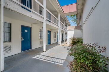 Motel 6dallas, Tx  Market Center