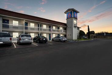 Motel 6dallas, Tx  Market Center