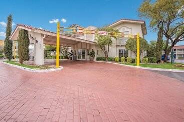 Motel 6dallas, Tx  Market Center
