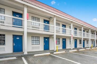 Motel 6dallas, Tx  Market Center