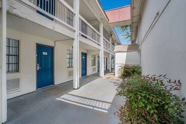 Motel 6dallas, Tx  Market Center