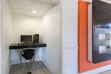 Motel 6dallas, Tx  Market Center