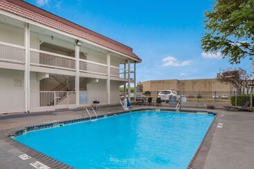 Motel 6dallas, Tx Market Center