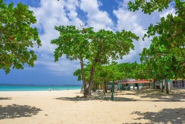 استراحتگاه Negril Beach Club