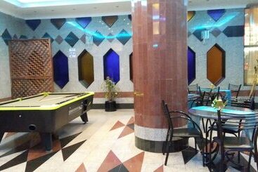 Royal Crown Hotel & Suites