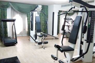 Royal Crown Hotel & Suites