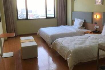 هتل 7 Days Inn
