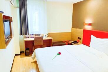 هتل 7days Premium Changsha Yuelu Shanhu Branch