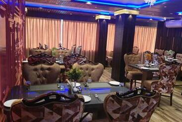 هتل Aavas Inn