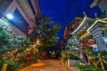 Floral Hotel Dali Ruiyuan
