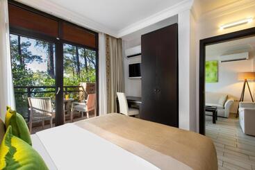 هتل Marmaris Bay Resort   Adults Only