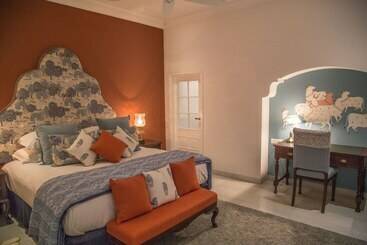 هتل The Rohet House