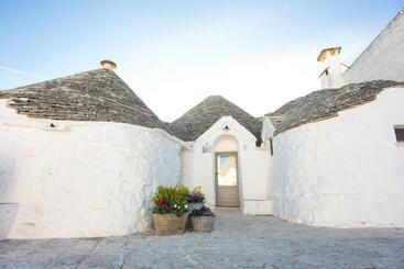 هتل Trulli Holiday Deluxe & Wellness