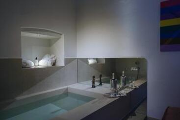 پانسیون Euvodia Luxury Rooms