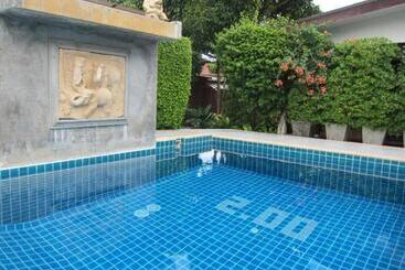 استراحتگاه Forest Bungalows & Mama S Restaurant