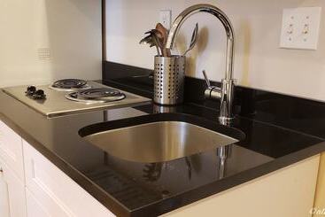 The Nomad Suites & Apartments