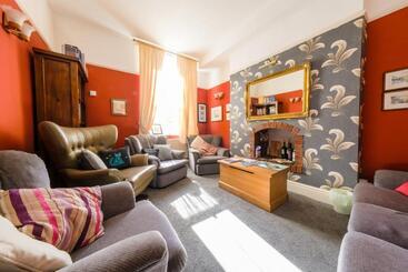 تختخواب و صبحانه Avondale Guest House