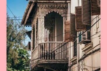 تختخواب و صبحانه Balcony House