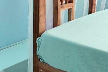 تختخواب و صبحانه Balcony House