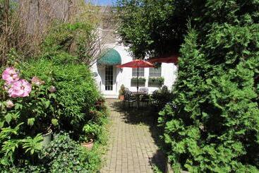 تختخواب و صبحانه Blairpen House Country Inn