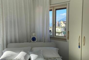 تختخواب و صبحانه Casa Blu Cobalto