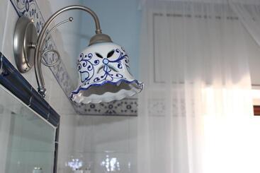 تختخواب و صبحانه Casa Blu Cobalto