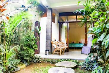 تختخواب و صبحانه Rumah Semanggi