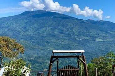تختخواب و صبحانه The Lodge At Reventazon River Mountain Ranch