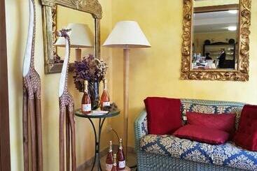هتل Albergo Fiorita