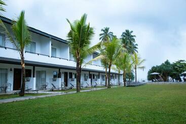 호텔 Coco Royal Beach Resort