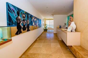 هتل Dco Suites Lounge & Spa