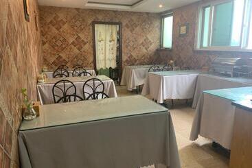هتل Home Inn Mianyang People's Park