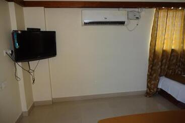 هتل Sheetal Residency
