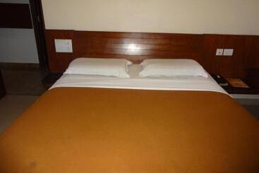 هتل Sheetal Residency