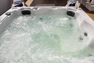 پانسیون Acquarò Suite Jacuzzi