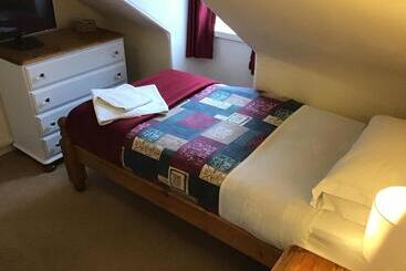 پانسیون The Royal Crown Guest House