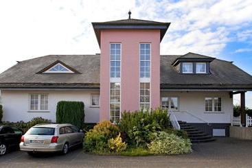 ペンション Landgasthof Wickert Familie Adams