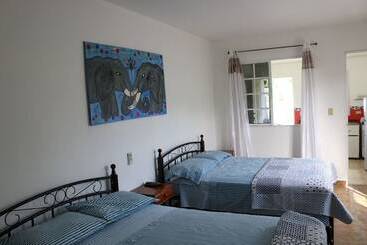 هتل Bed And Breakfast Little Italy