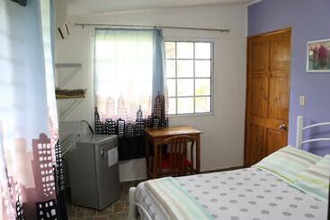 هتل Bed And Breakfast Little Italy