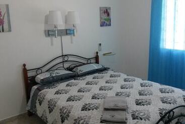 هتل Bed And Breakfast Little Italy
