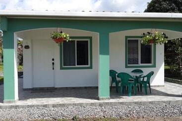 هتل Bed And Breakfast Little Italy