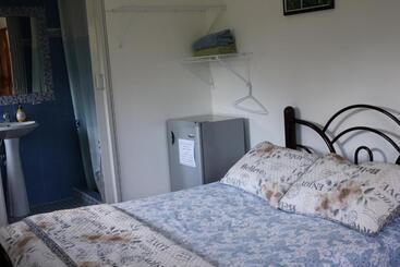 هتل Bed And Breakfast Little Italy