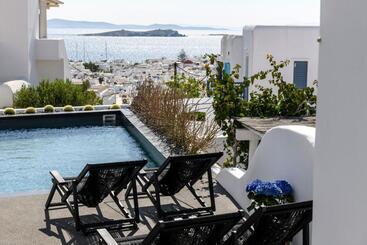 هتل She Mykonos Boutique